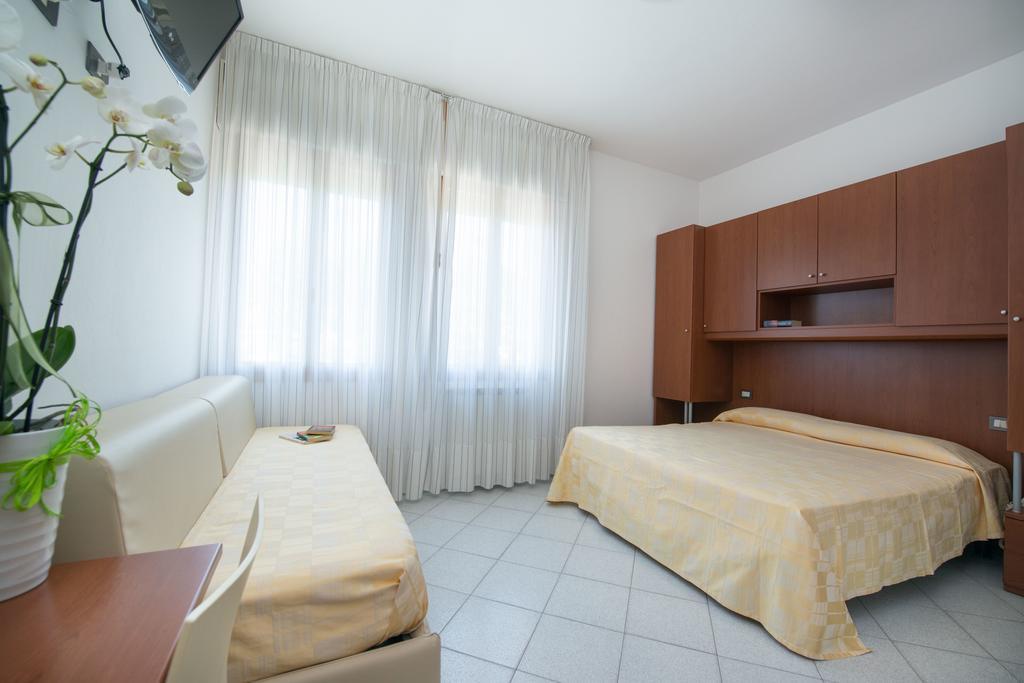 Albergo Arcobaleno Sottomarina Cameră foto